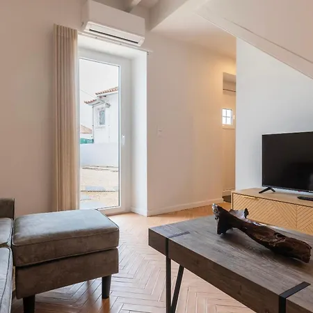 Comfortable Nook In By Lovelystay Apartment Sintra